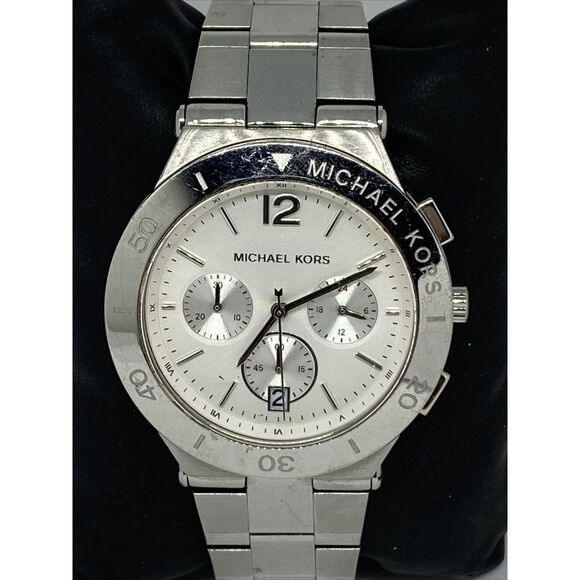 Michael Kors Wyatt MK5932 Women's Silver Stainless Steel Analog Dial Watch VK15 - Picture 2 of 12